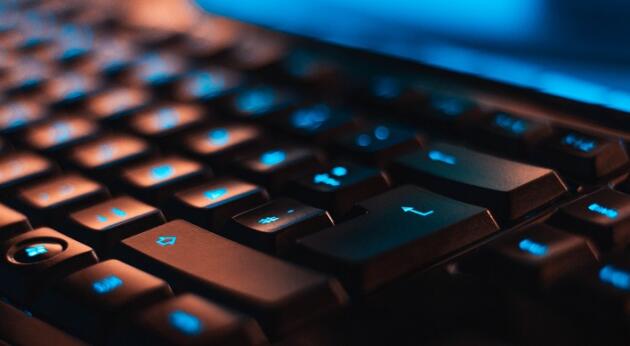 How to enter the BIOS from the motherboard